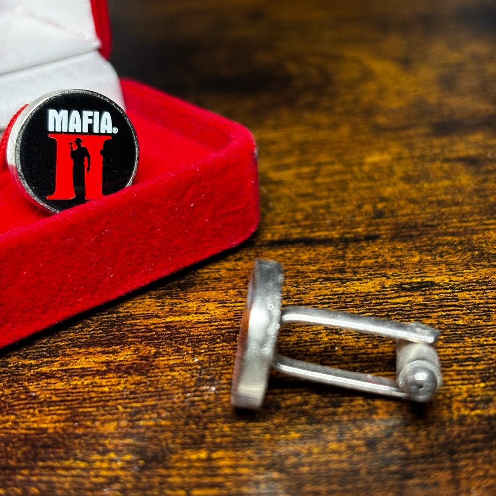 Mafia 2 RARE Promotional Cufflinks - Picture 7 of 8